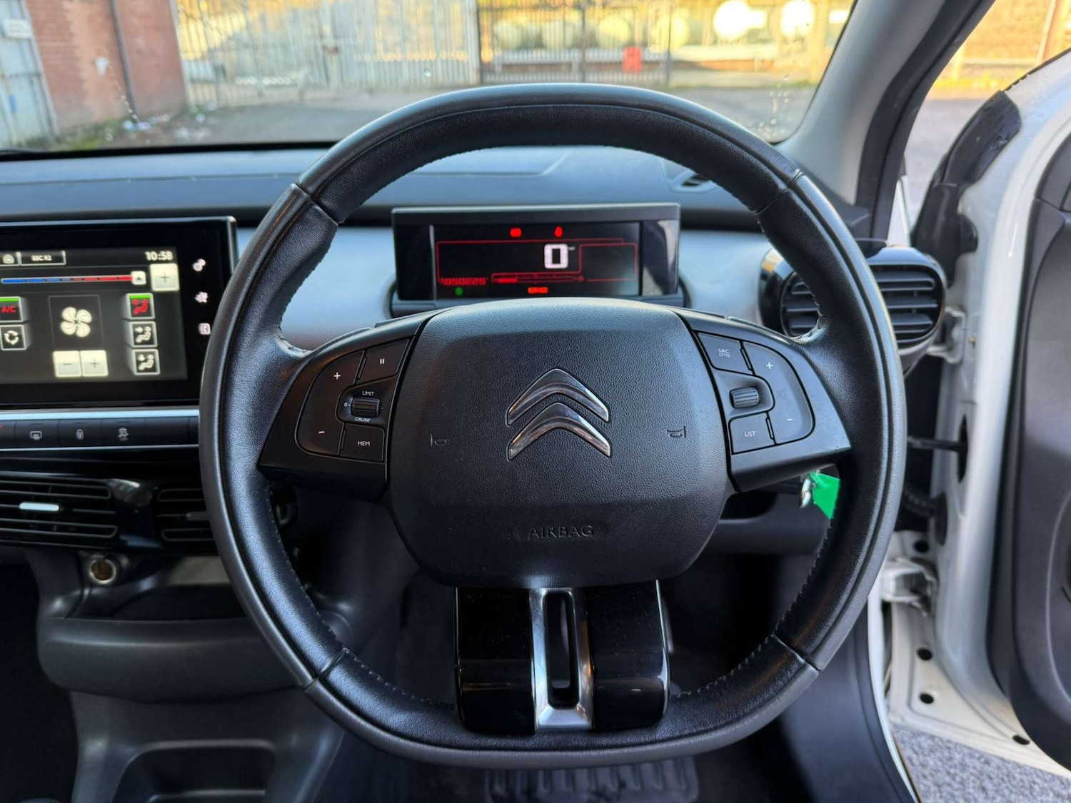 Used Citroen C4 Cactus 2014 for sale - 77148680: Photo 11