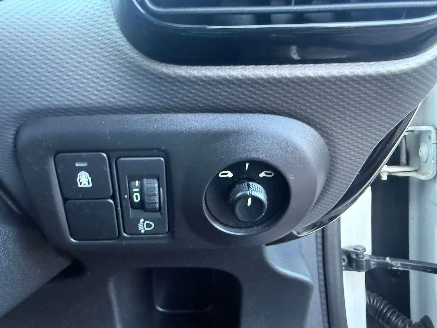 Used Citroen C4 Cactus 2014 for sale - 77148680: Photo 26