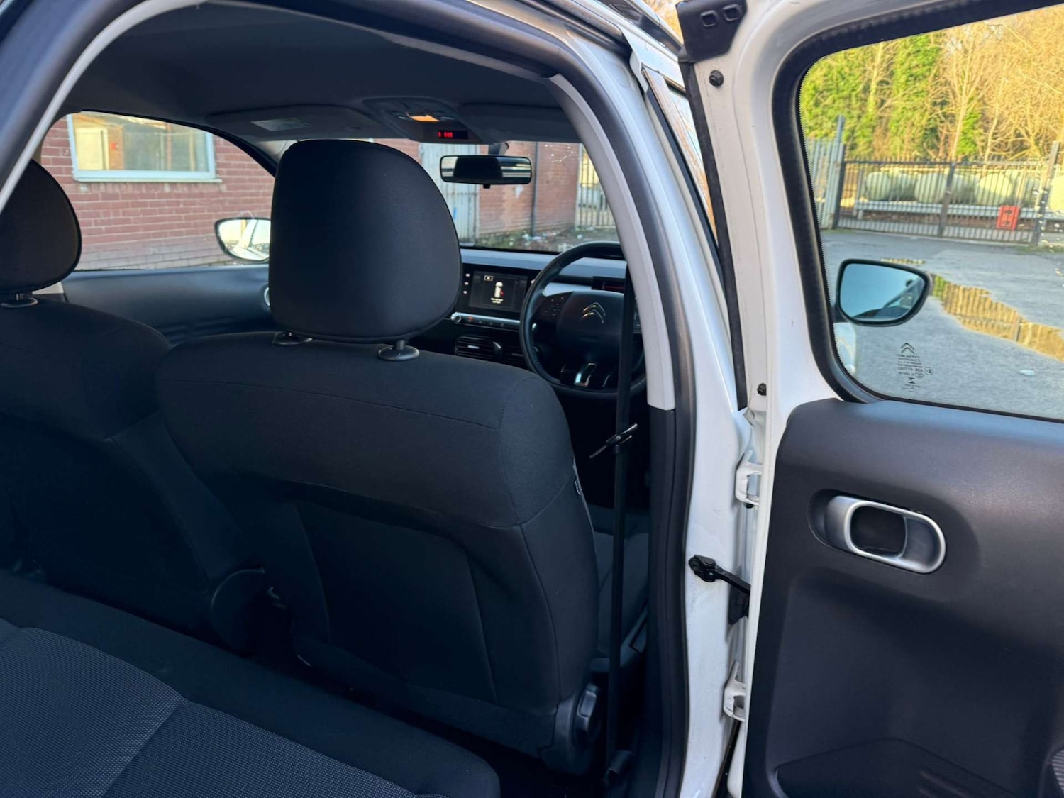 Used Citroen C4 Cactus 2014 for sale - 77148680: Photo 28