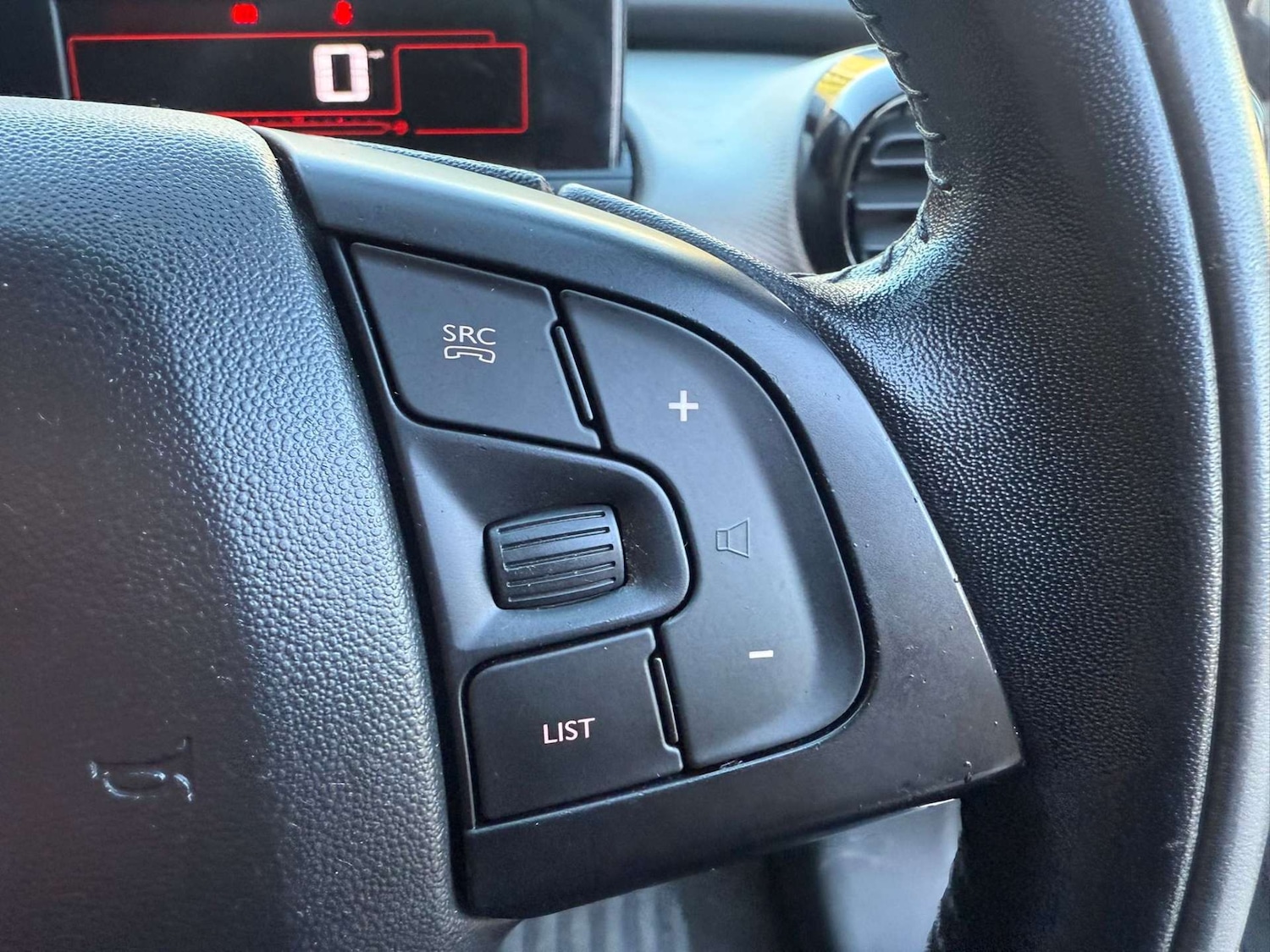 Used Citroen C4 Cactus 2014 for sale - 77148680: Photo 34