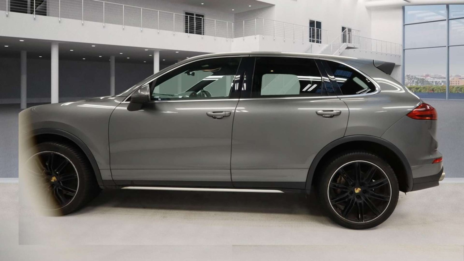 Used Porsche Cayenne 2015 for sale - 76959813: Photo 6