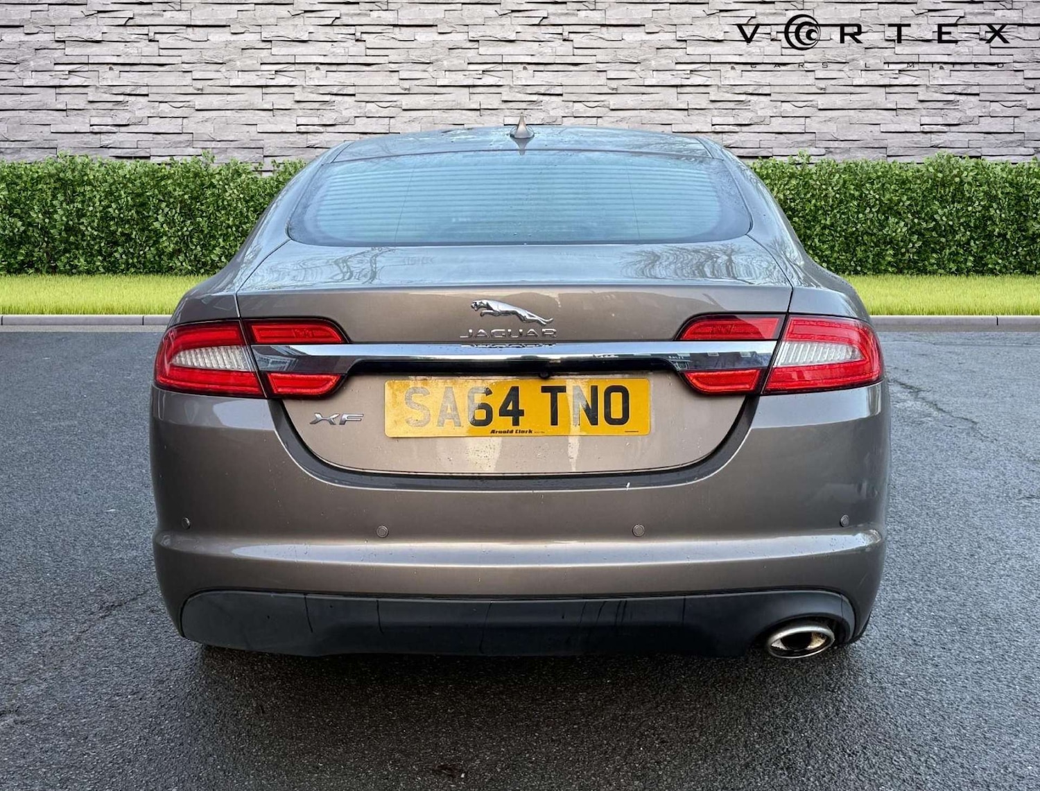 Used Jaguar XF 2014 for sale - 77148685: Photo 4