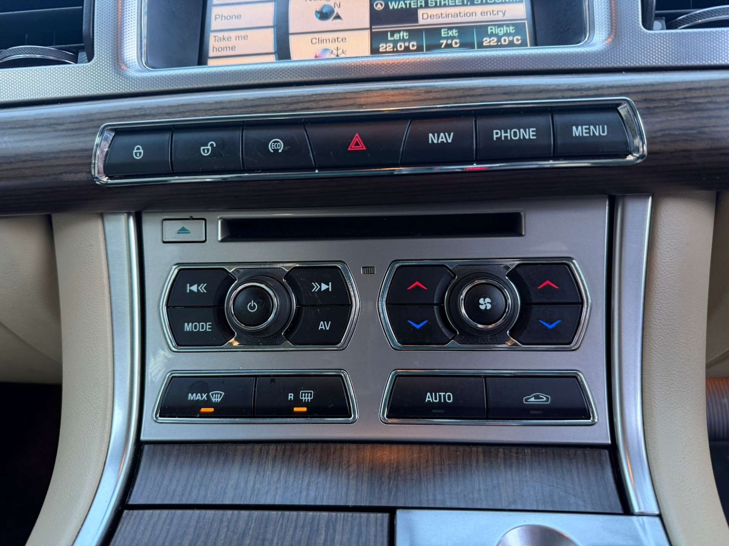 Used Jaguar XF 2014 for sale - 77148685: Photo 42