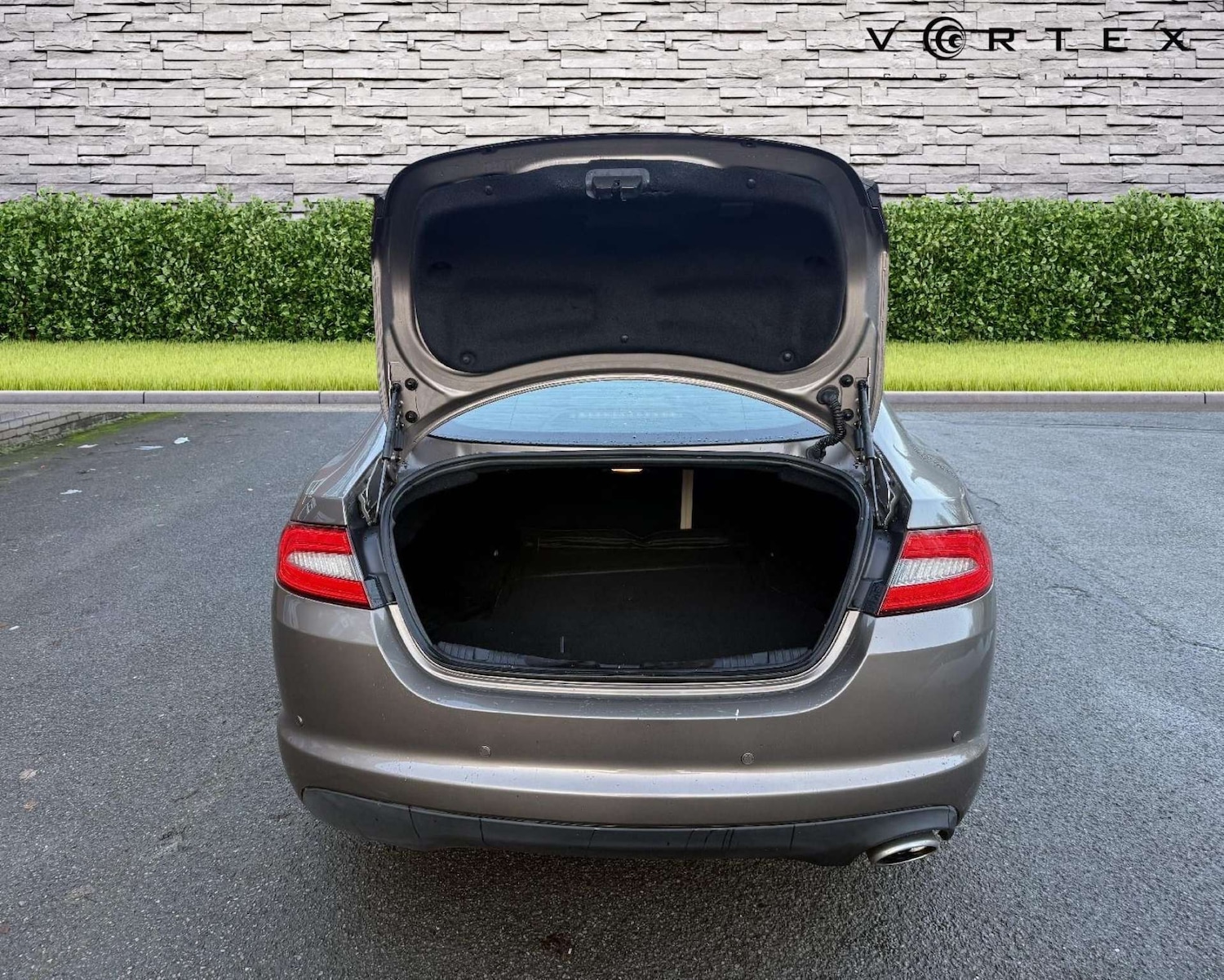 Used Jaguar XF 2014 for sale - 77148685: Photo 6