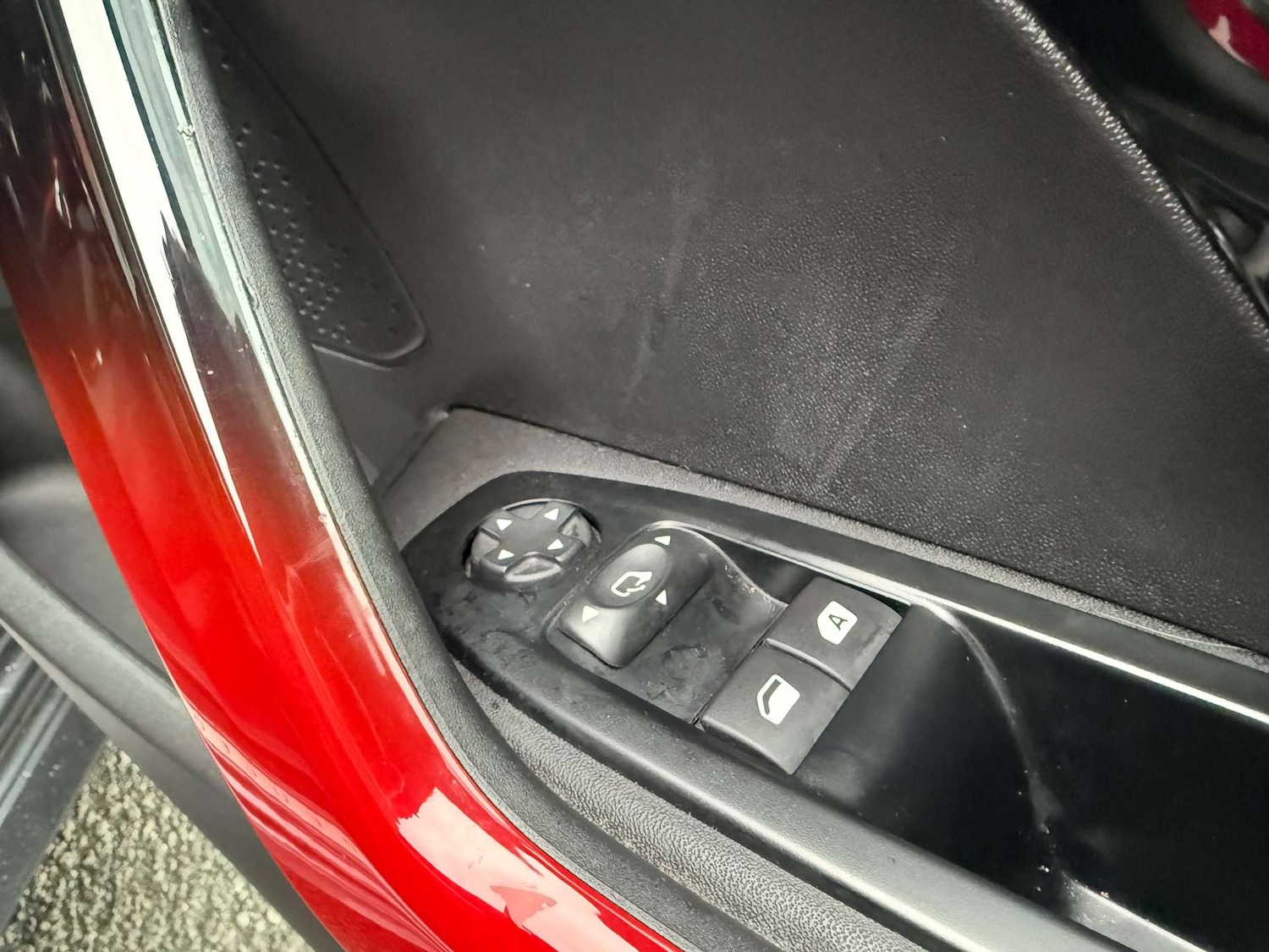 Used Peugeot 208 2015 for sale - 77165455: Photo 19