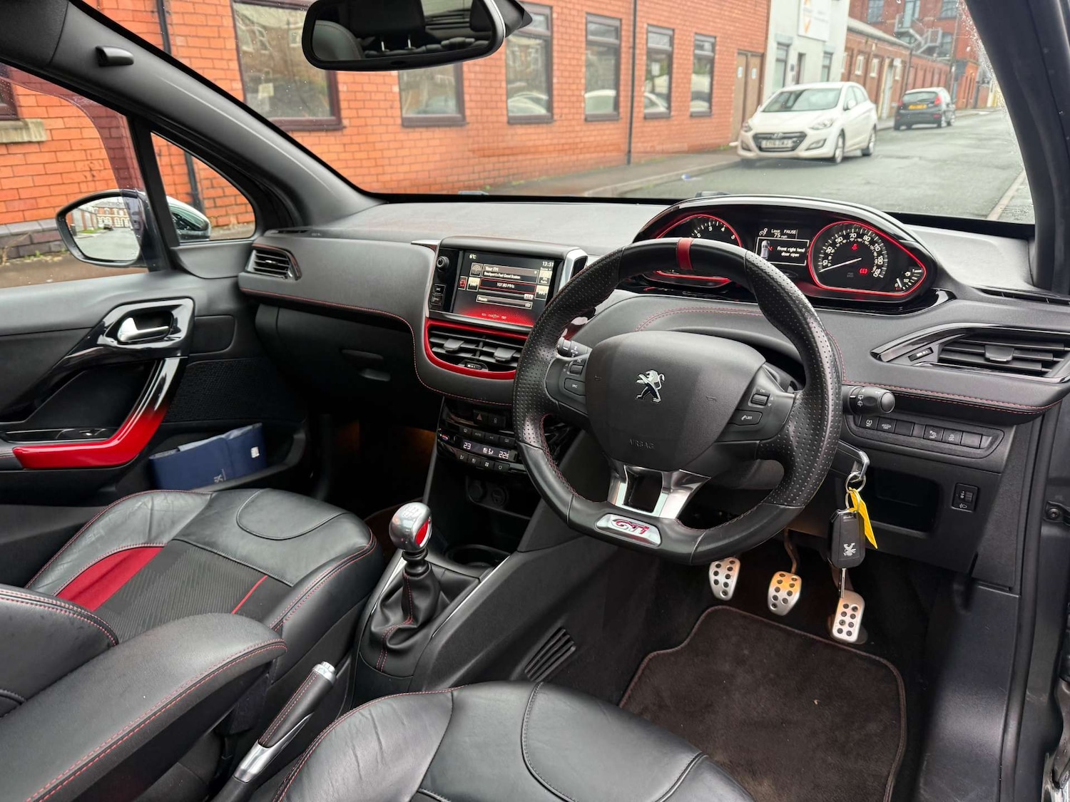 Used Peugeot 208 2015 for sale - 77165455: Photo 24