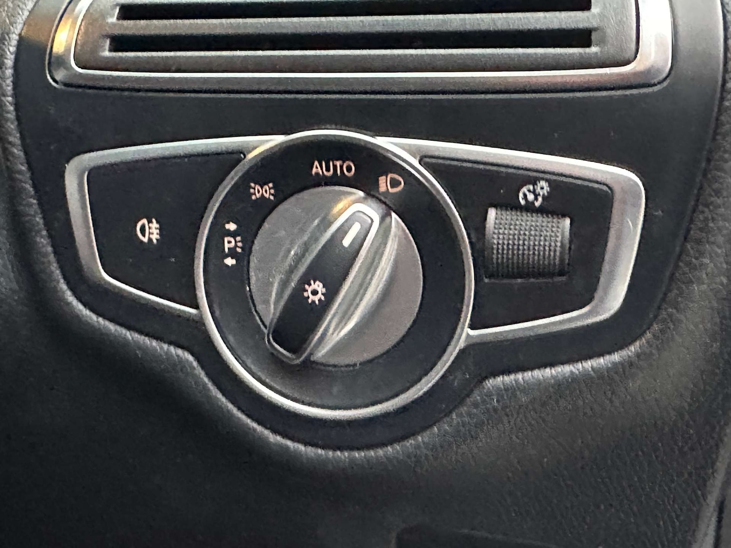 Used Mercedes-Benz C Class 2018 for sale - 77241068: Photo 19