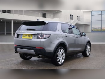 Used Land Rover Discovery Sport 2016 for sale - 76957802: Photo
