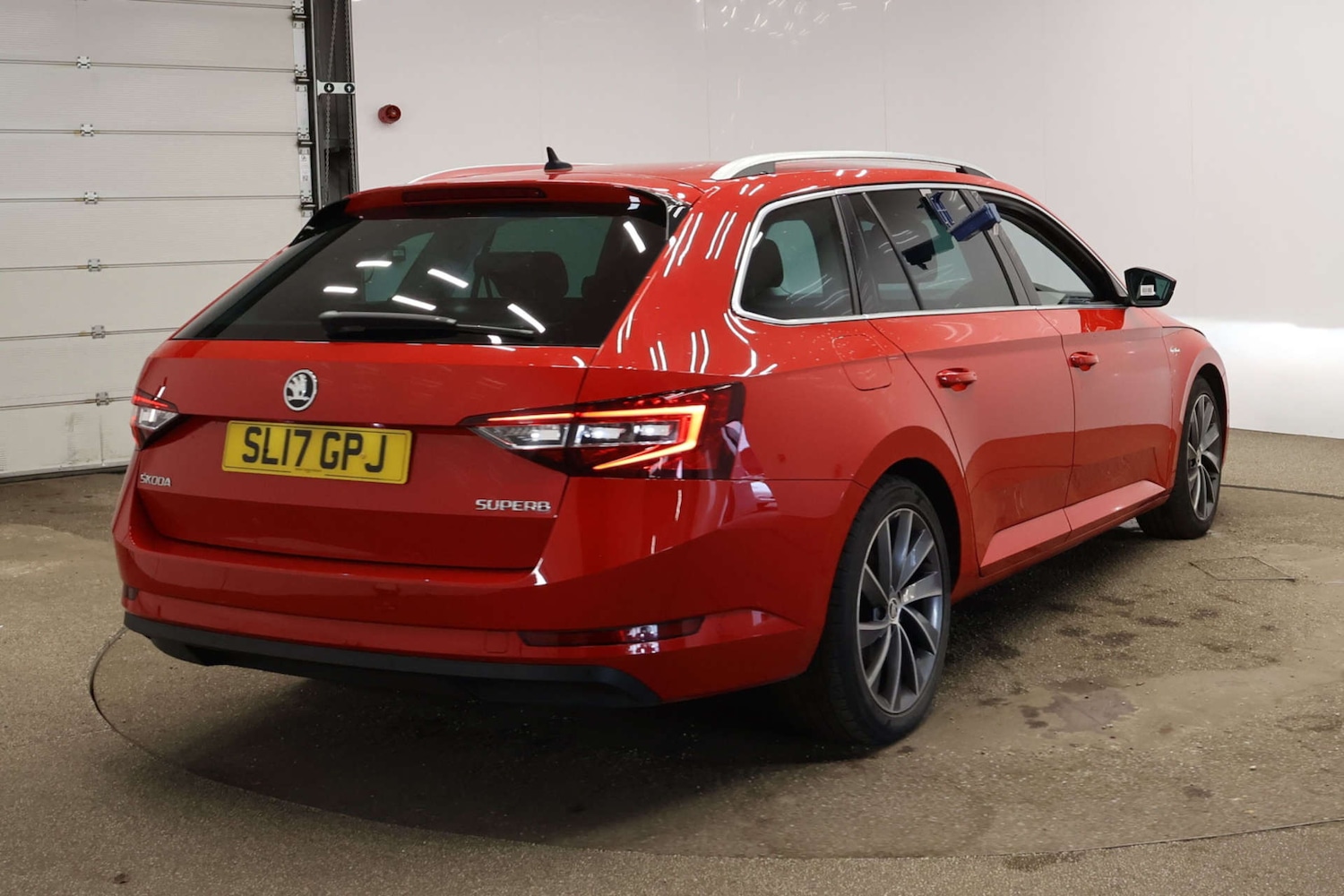 Used Skoda Superb 2017 for sale - 77953380: Photo 2