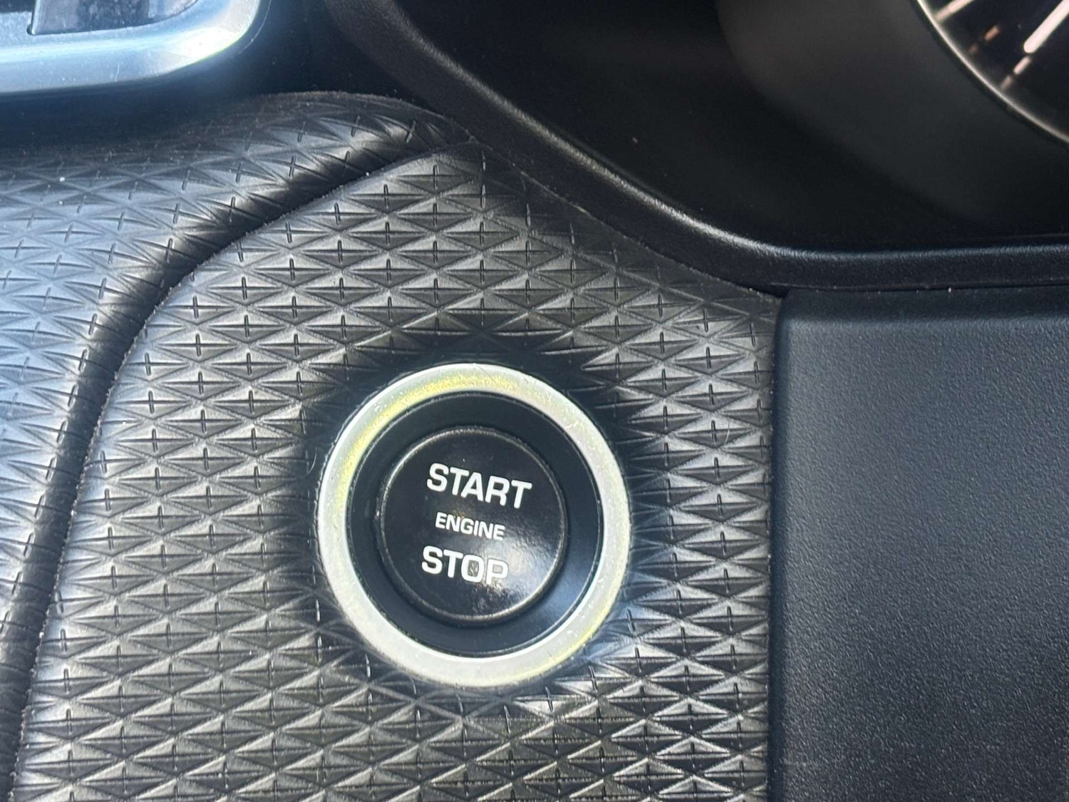 Used Land Rover Range Rover Velar 2017 for sale - 77262818: Photo 32