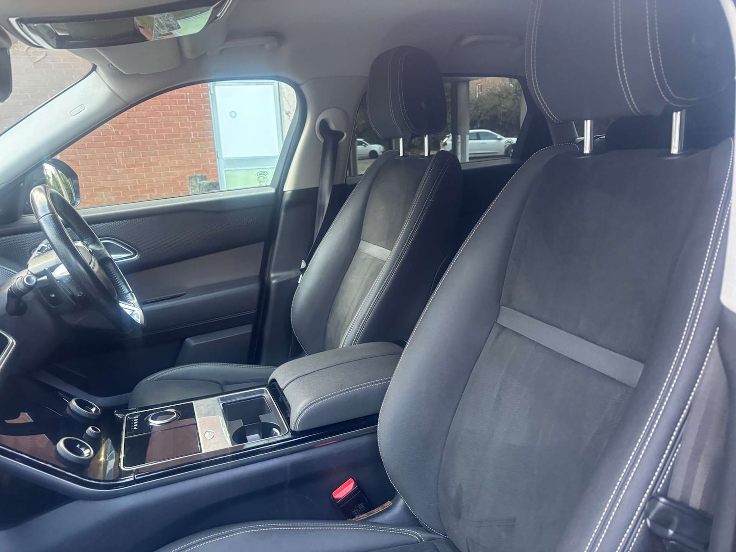 Used Land Rover Range Rover Velar 2017 for sale - 77262818: Photo 37