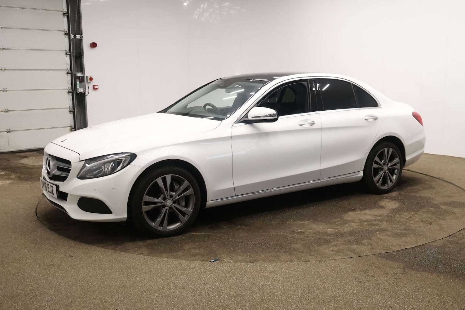 Used Mercedes-Benz C Class 2016 for sale - 77342149: Photo 2