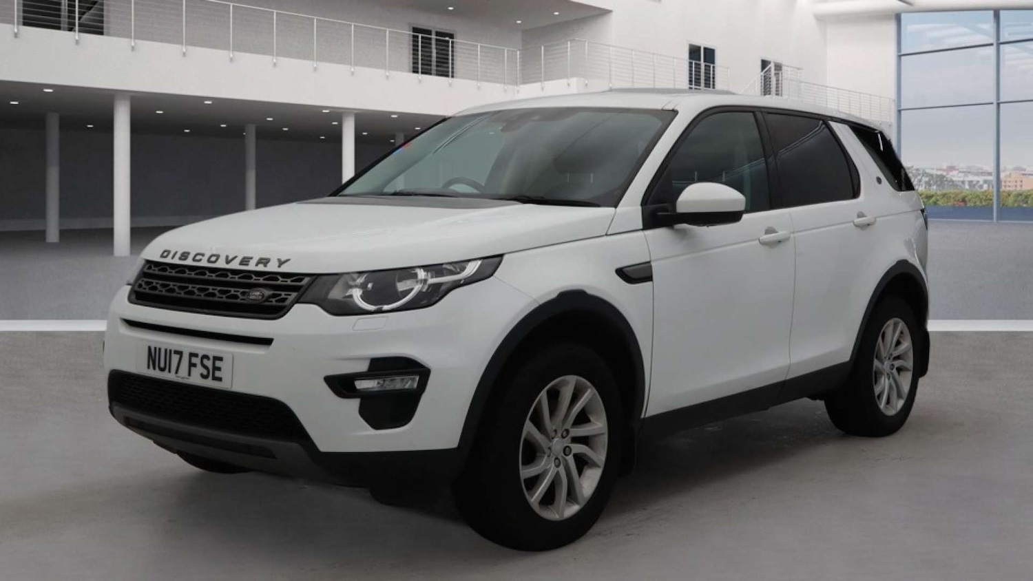 Used Land Rover Discovery Sport 2017 for sale - 77224773: Photo 2