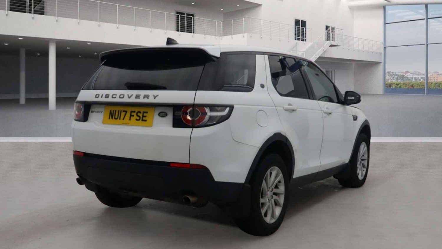 Used Land Rover Discovery Sport 2017 for sale - 77224773: Photo 4