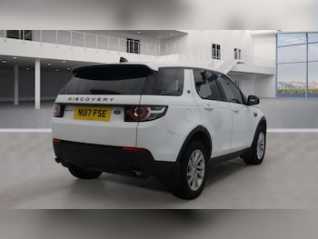 Used Land Rover Discovery Sport 2017 for sale - 77224773: Photo