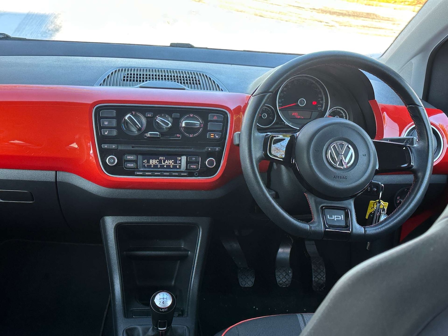 Used Volkswagen up! 2014 for sale - 77104172: Photo 20