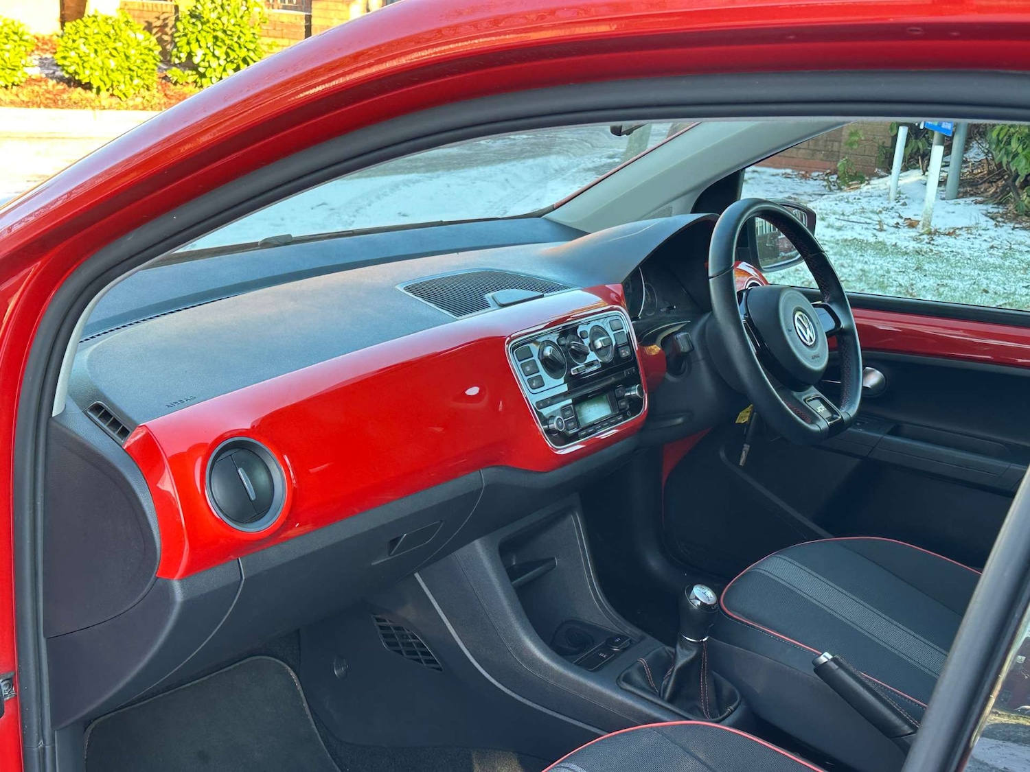 Used Volkswagen up! 2014 for sale - 77104172: Photo 24