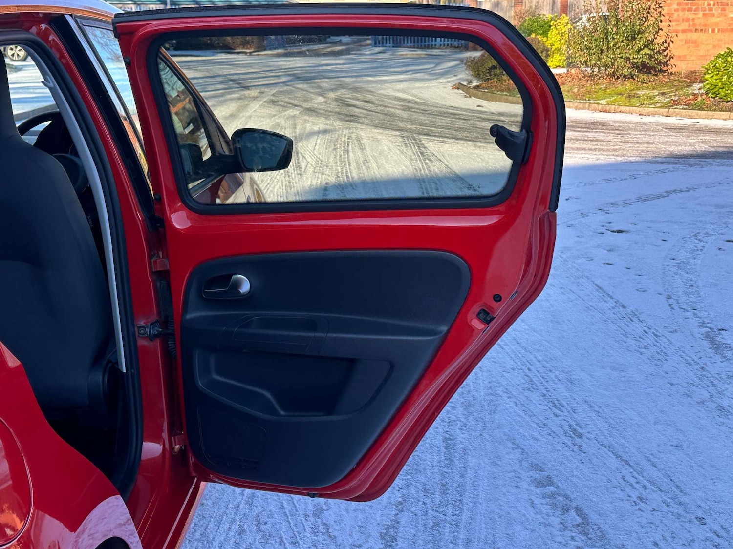 Used Volkswagen up! 2014 for sale - 77104172: Photo 29