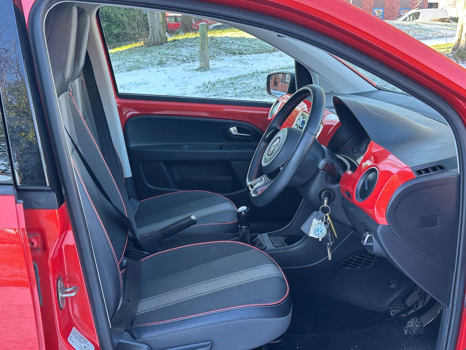 Used Volkswagen up! 2014 for sale - 77104172: Photo 30