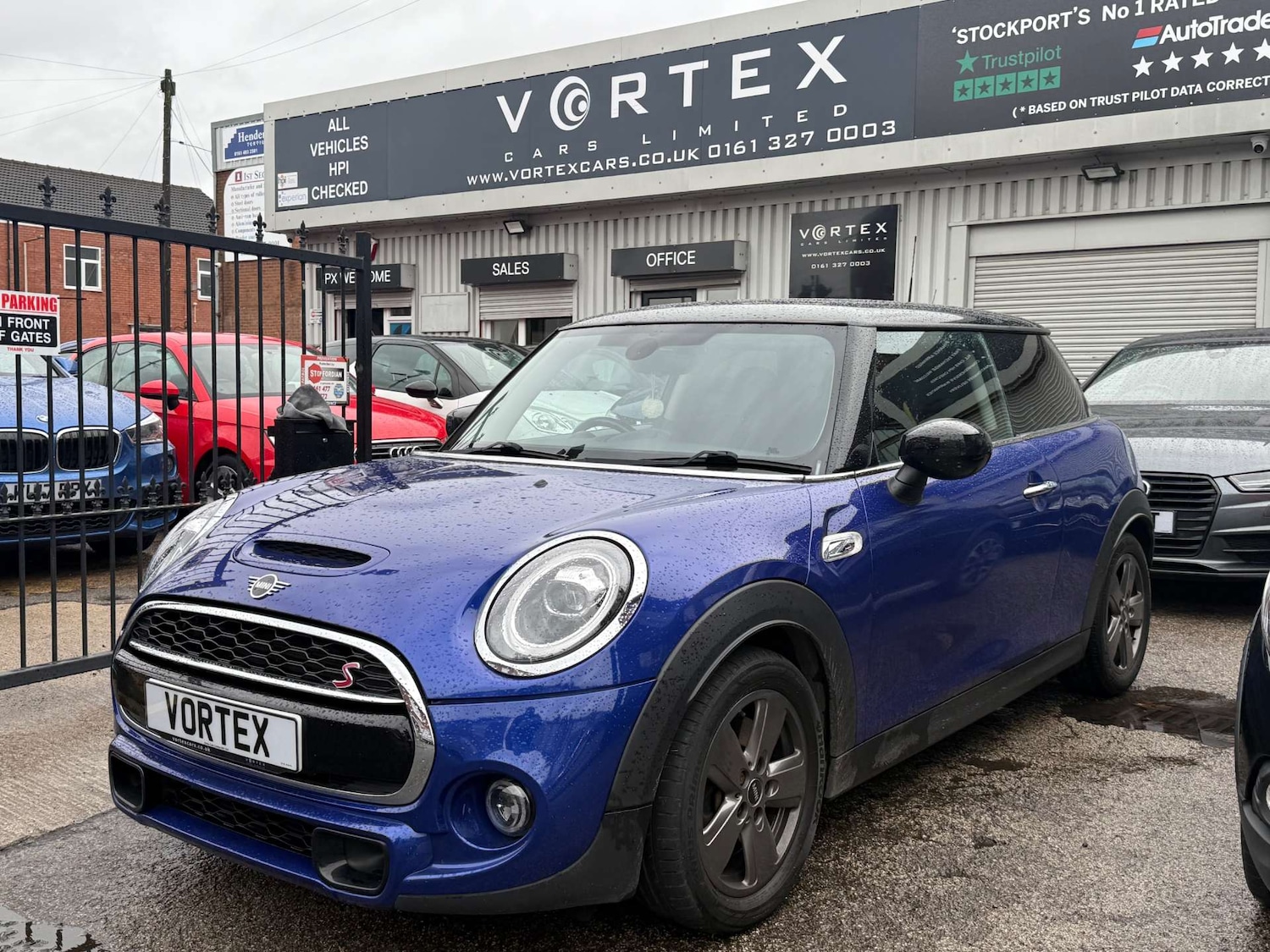 Used MINI Hatch 2021 for sale - 76469519: Photo 1