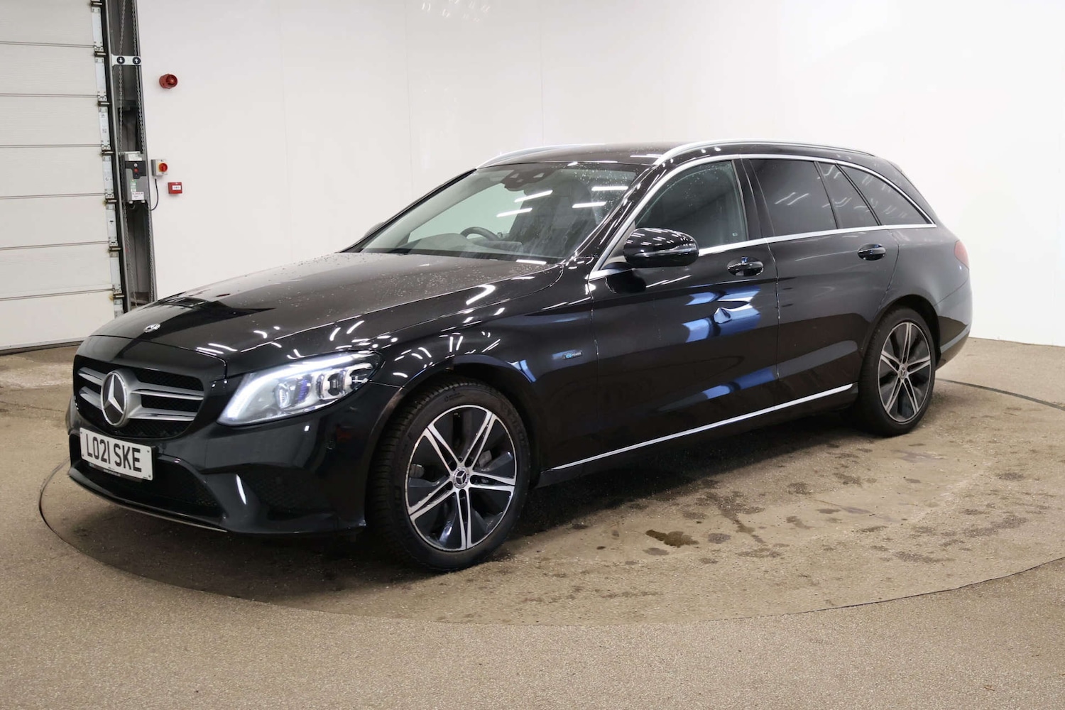 Used Mercedes-Benz C Class 2021 for sale - 76720450: Photo 1