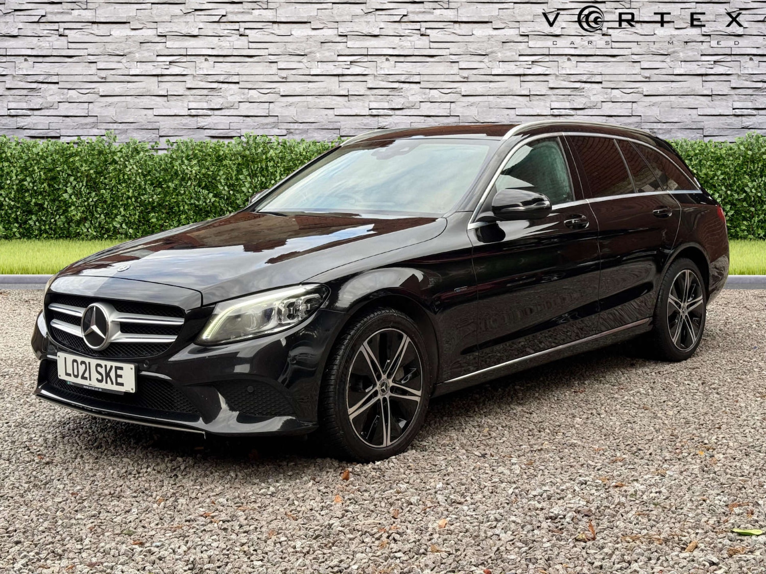 Used Mercedes-Benz C Class 2021 for sale - 76720450: Photo 2