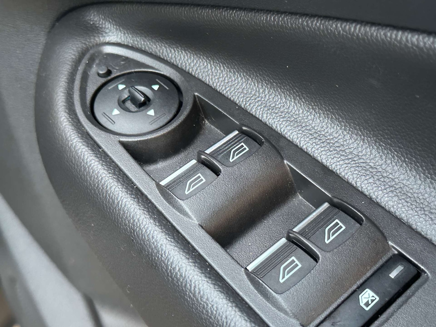 Used Ford Kuga 2016 for sale - 76393369: Photo 36