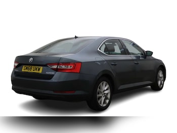 Used Skoda Superb 2019 for sale - 76666259: Photo
