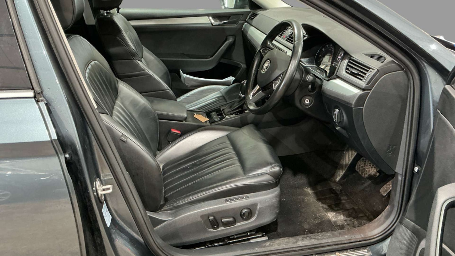 Used Skoda Superb 2019 for sale - 76666259: Photo 8