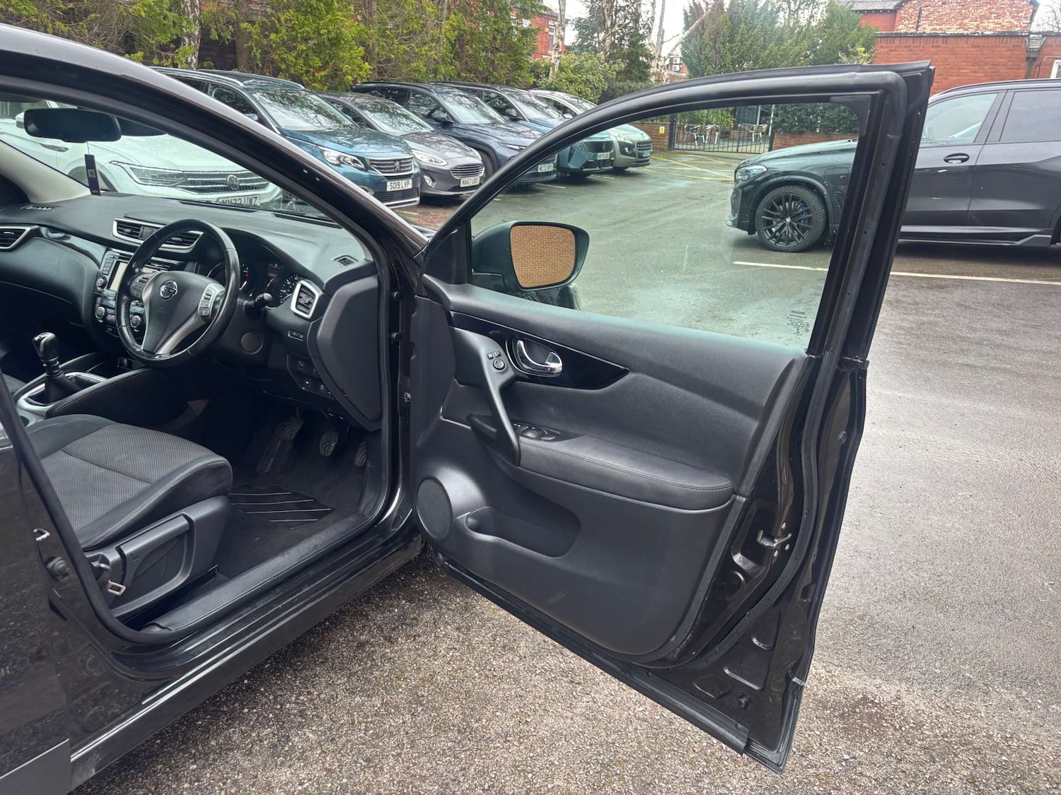 Used Nissan Qashqai 2015 for sale - 77618870: Photo 15