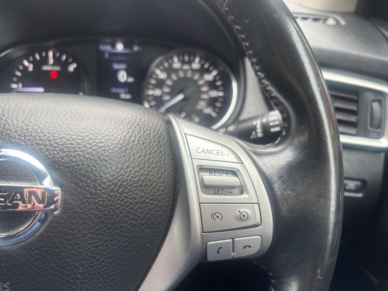 Used Nissan Qashqai 2015 for sale - 77618870: Photo 31