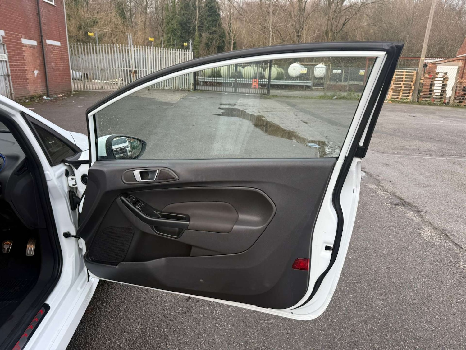 Used Ford Fiesta 2015 for sale - 77148652: Photo 24