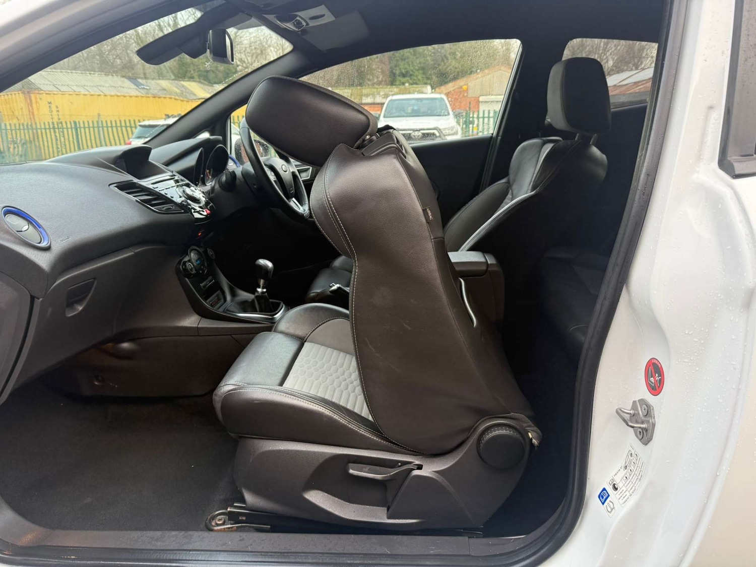 Used Ford Fiesta 2015 for sale - 77148652: Photo 25