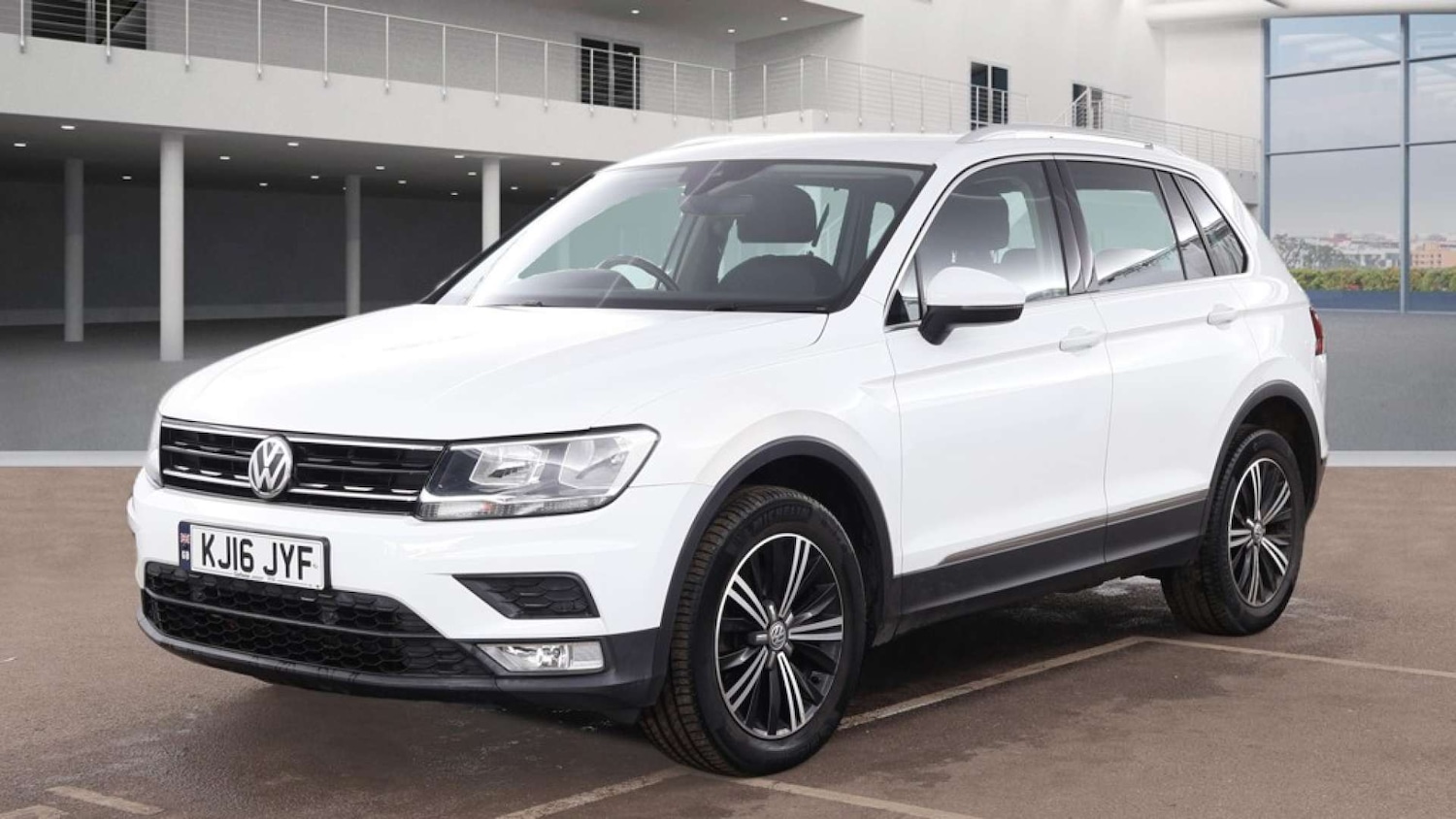 Used Volkswagen Tiguan 2016 for sale - 77569687: Photo 2