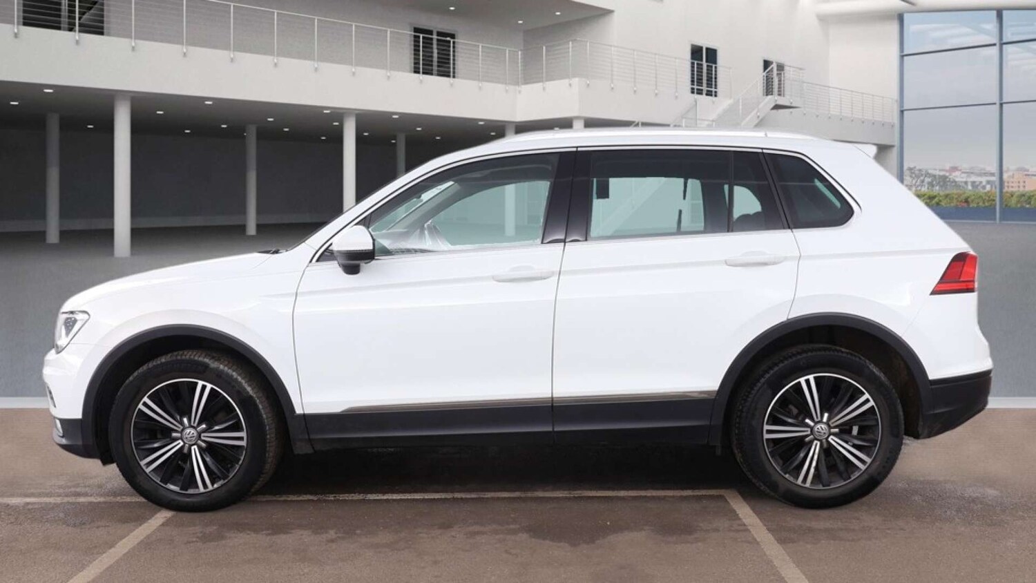 Used Volkswagen Tiguan 2016 for sale - 77569687: Photo 6