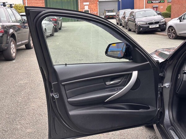 Used BMW 3 Series 2013 for sale - 76220587: Photo 32
