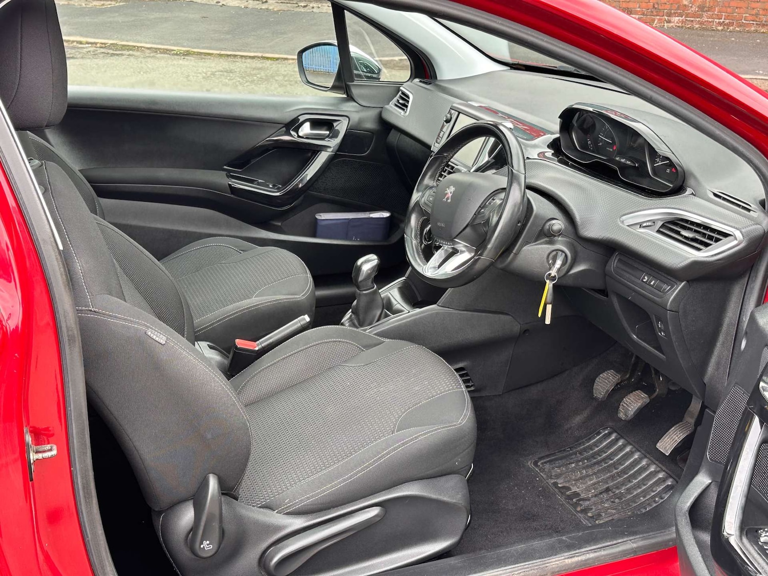 Used Peugeot 208 2016 for sale - 77148647: Photo 25