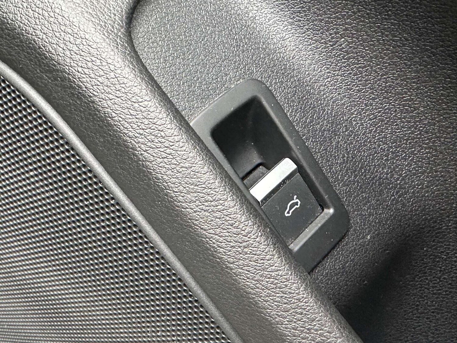 Used Audi A4 2016 for sale - 77366763: Photo 31