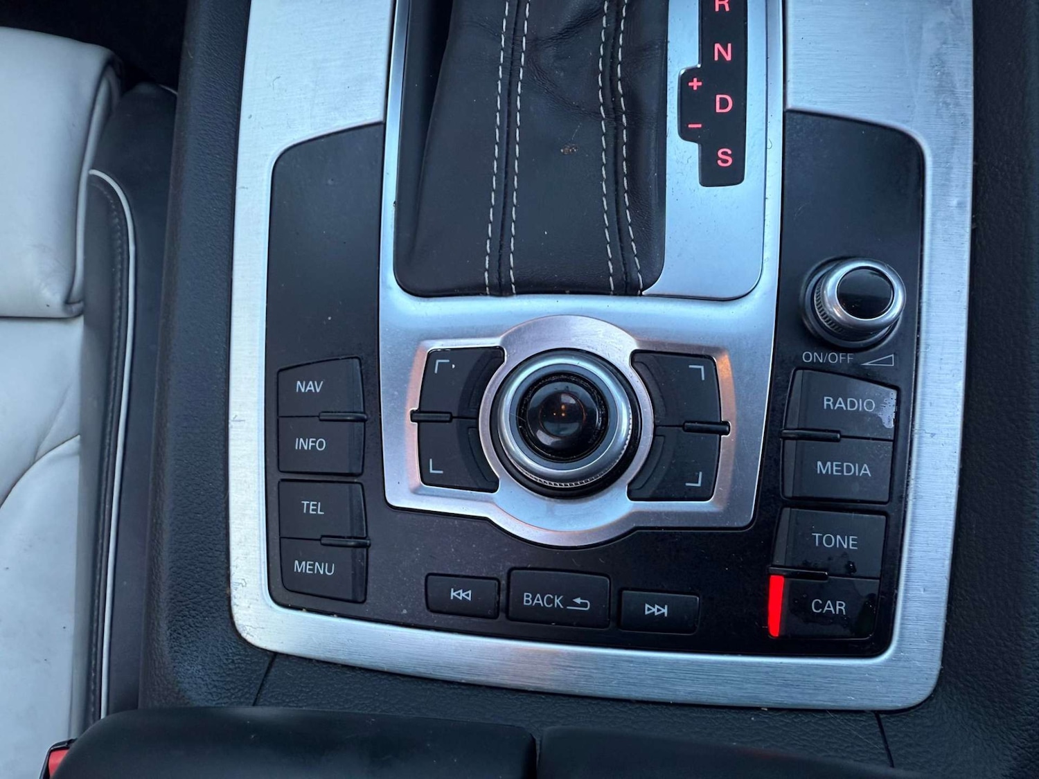 Used Audi Q7 2014 for sale - 77148646: Photo 47