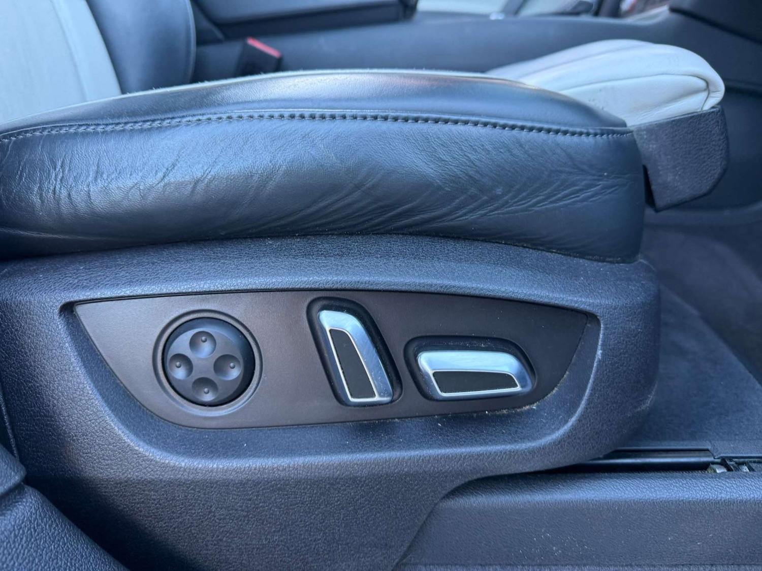 Used Audi Q7 2014 for sale - 77234123: Photo 21