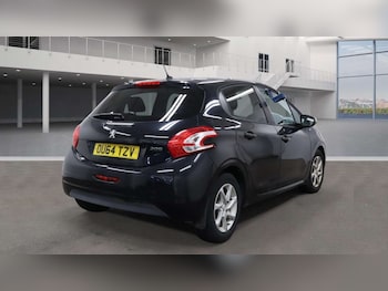 Used Peugeot 208 2015 for sale - 75690783: Photo