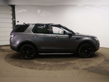 Used Land Rover Discovery Sport 2016 for sale - 77342159: Photo