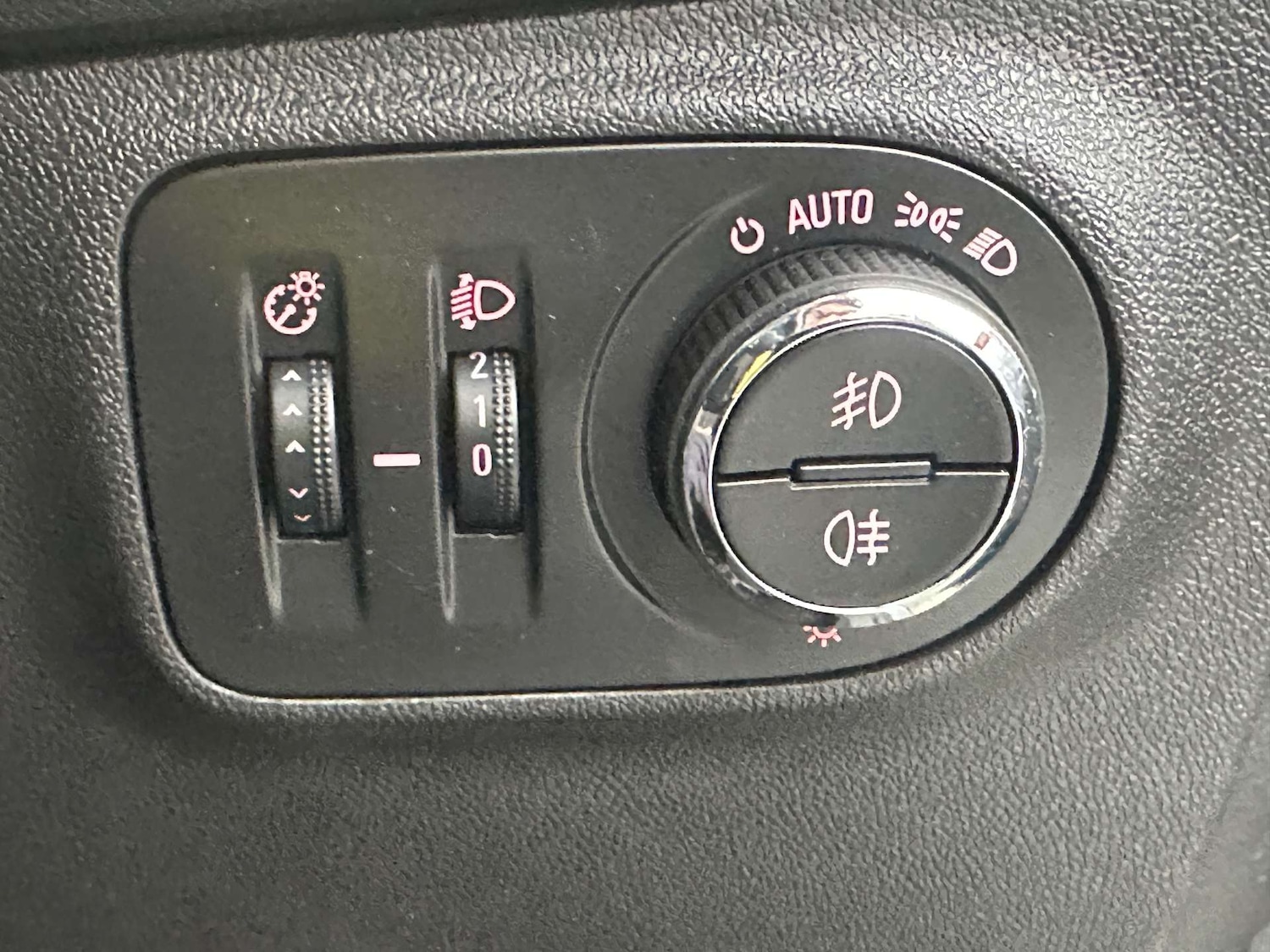 Used Vauxhall Corsa 2015 for sale - 76363598: Photo 21