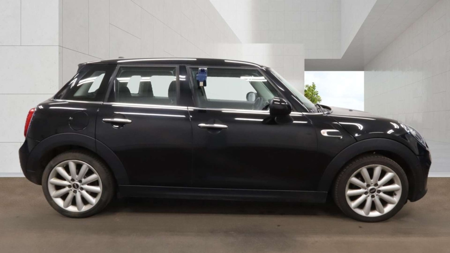 Used MINI Hatch 2019 for sale - 78068136: Photo 5