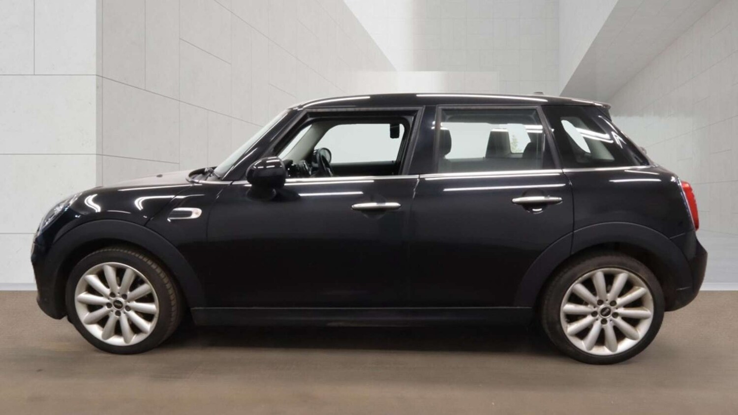 Used MINI Hatch 2019 for sale - 78068136: Photo 6