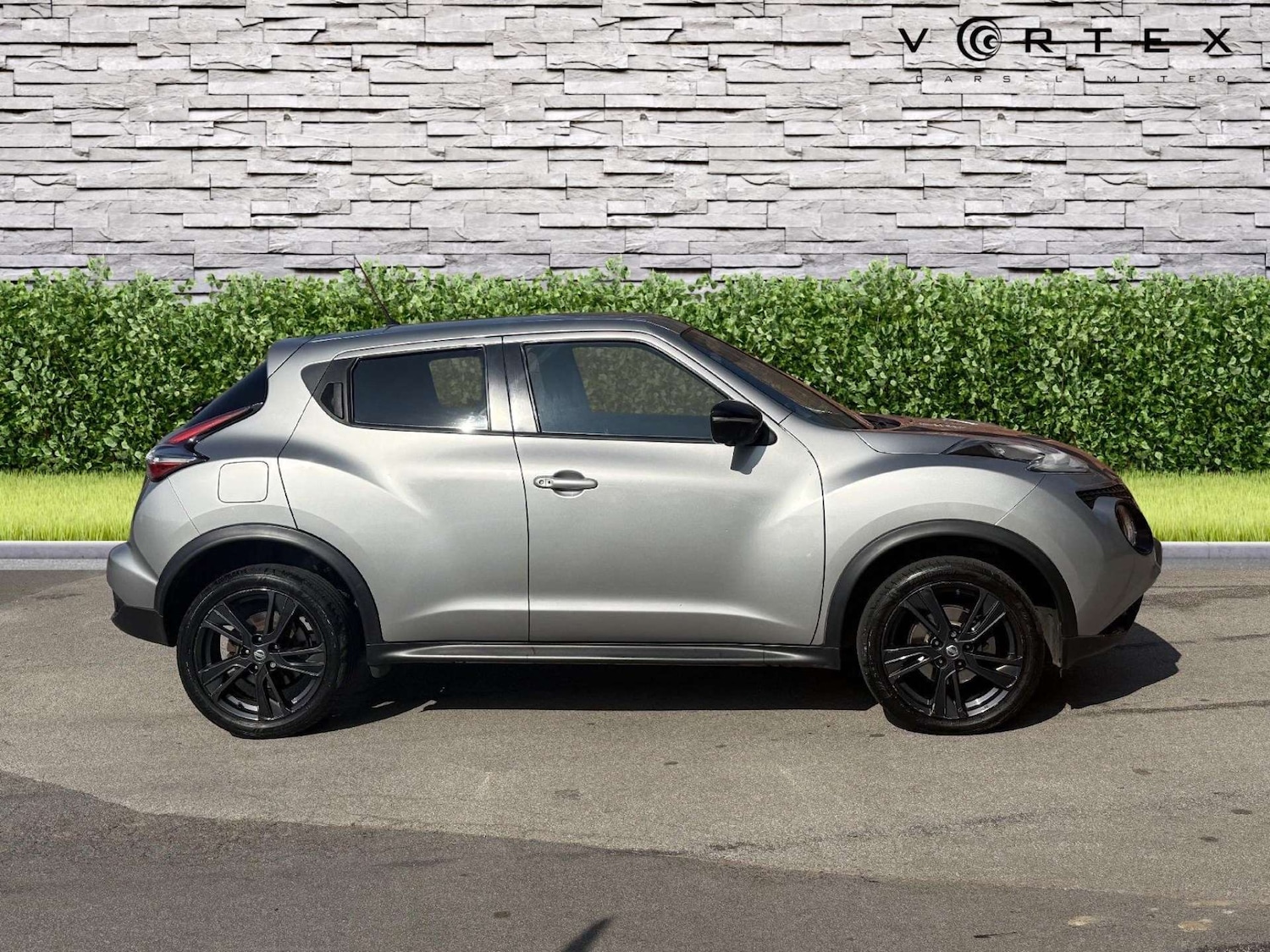 Used Nissan Juke 2017 for sale - 77981120: Photo 2