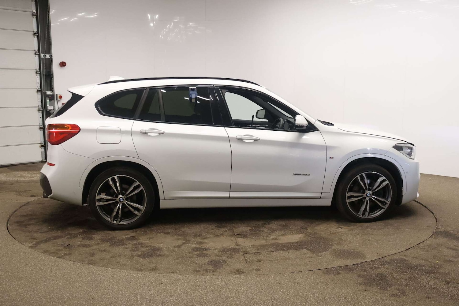 Used BMW X1 2017 for sale - 77342142: Photo 2
