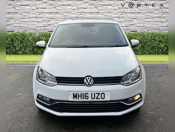 Used Volkswagen Polo 2016 for sale - 76565663: Photo