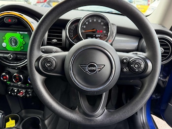 Used MINI Hatch 2019 for sale - 79608698: Photo