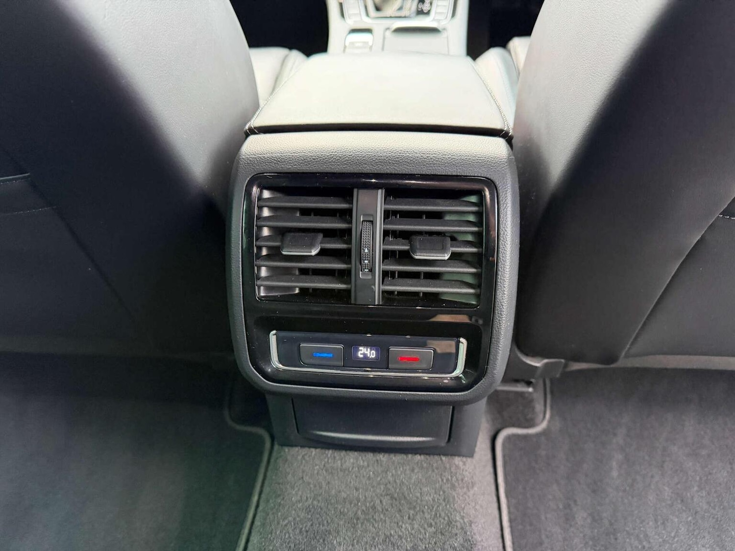 Used Volkswagen Passat 2020 for sale - 76836992: Photo 33